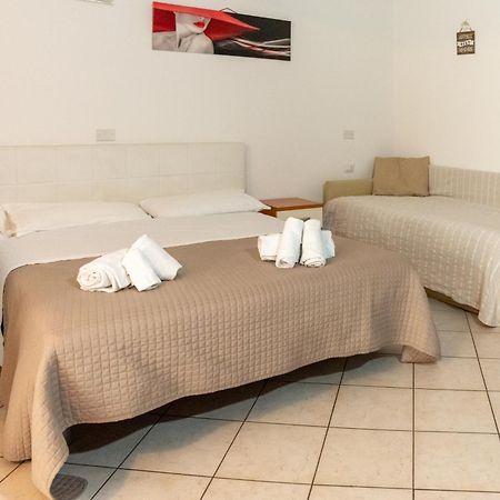 Residence Alessandra Cesenatico Buitenkant foto