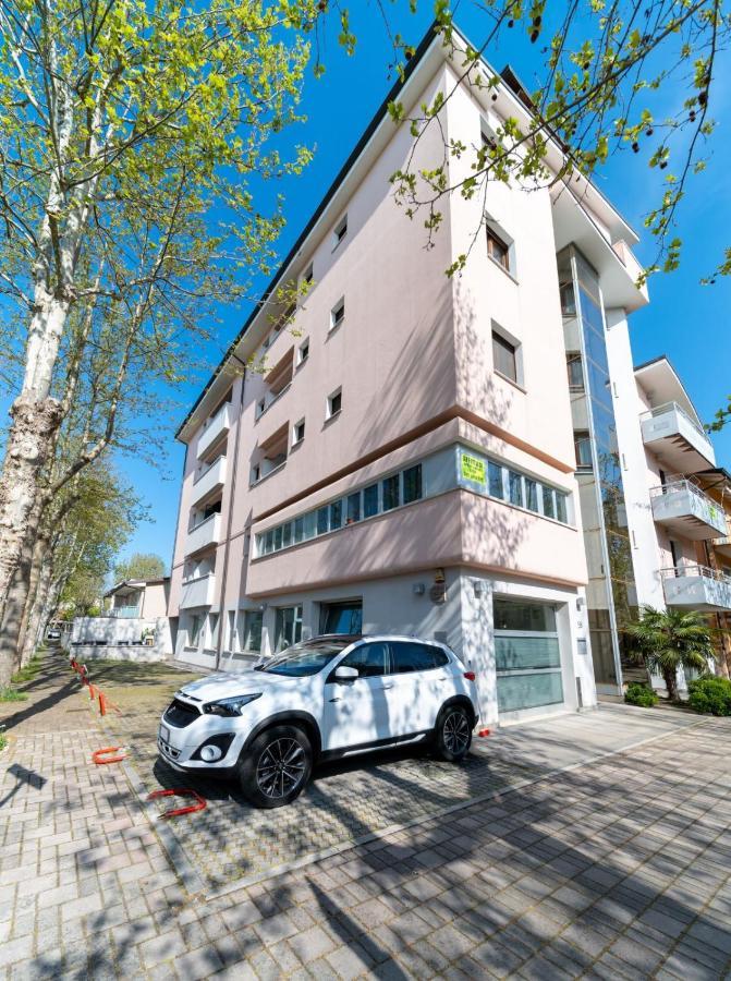 Residence Alessandra Cesenatico Buitenkant foto