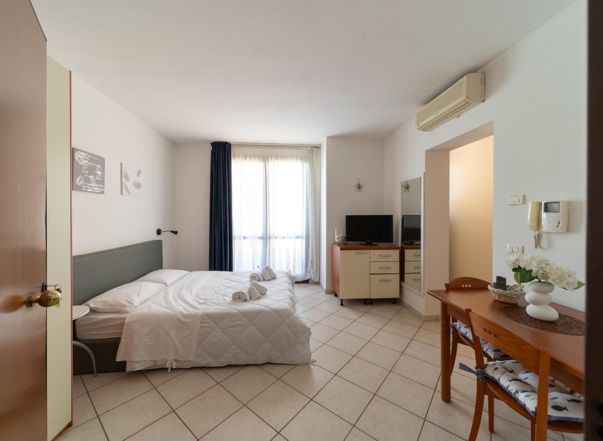 Residence Alessandra Cesenatico Buitenkant foto